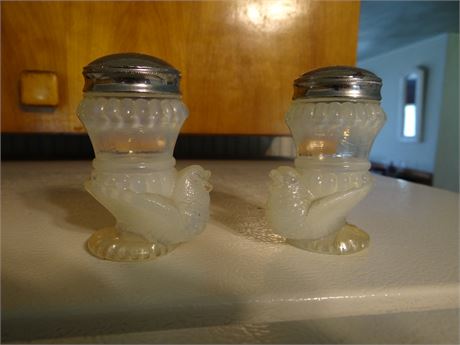 Kissing Doves Salt and Pepper