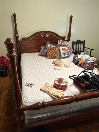 4-Poster Bed, Queen