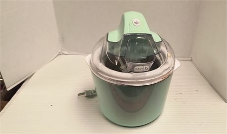 Dash Deluxe Ice Cream Maker