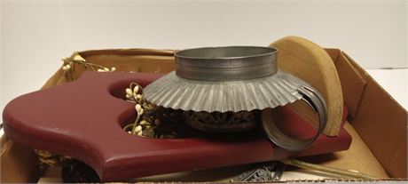 Flat Of Decorative Items