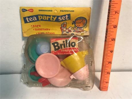 Vintage Dell Play Toys Party Tea Set