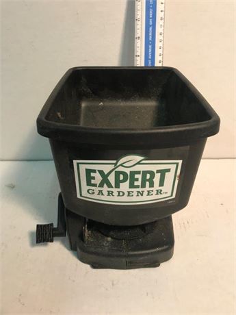 Expert Gardener Spreader