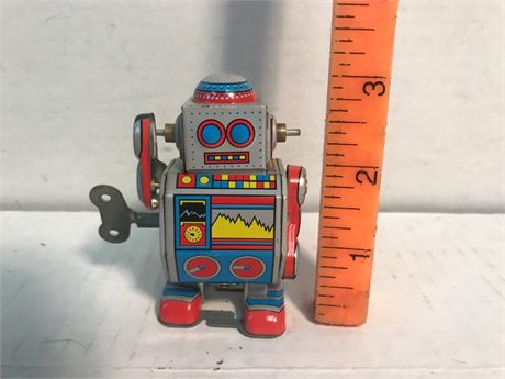 Tin Robot Wind-Up Toy