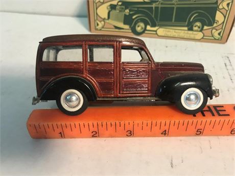 1940 Ford Woody Wagon Toy Car