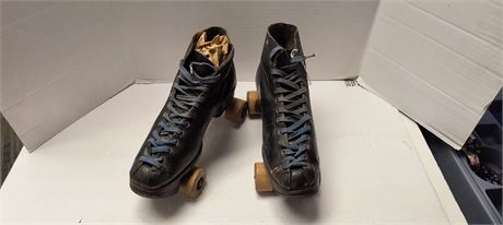 Vintage Chicago Roller Skates. Size 7