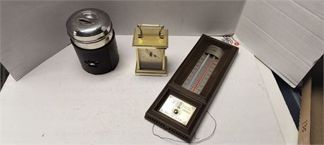 Vintage Bulova Clock & Temperature & Wind Chill Reader