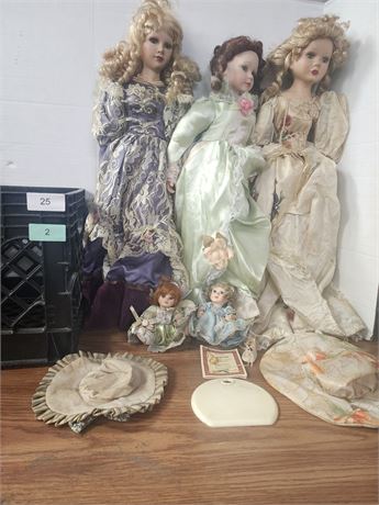 Lot of Porcelain dolls