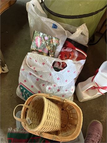 Gift Wrap, Baskets