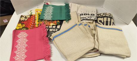 Lot Of Vintage Linens
