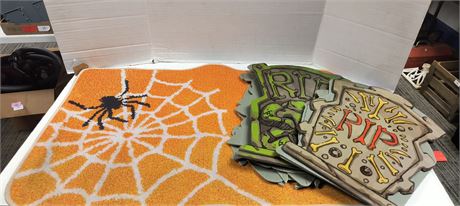 Halloween Rug & Decorations