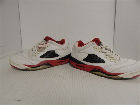 Vintage Air Jordan's Tennis Shoes.