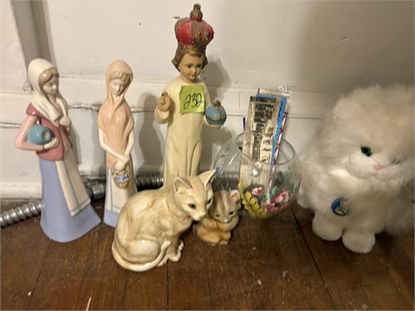 Figurines