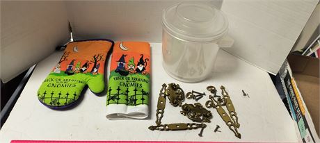 Halloween Pot Holder & Hand Towel & Drawer Handles & Storage Container
