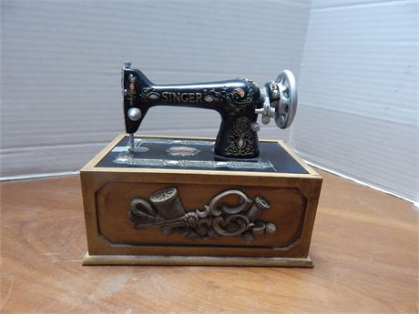 Vintage Singer Sewing Machine Replica Mini Wooden Storage Box