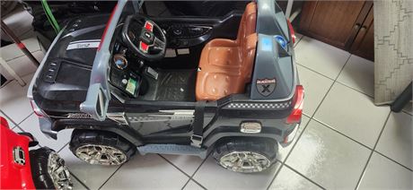 Battery Operated SUV Car. No Battery Or Charger