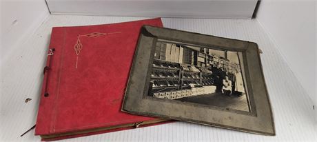 Lot Of Vintage Newspaper Articles & Vintage Black & White Picture