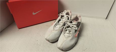 Nike Woman's Tennis Shoes. Size 7.5