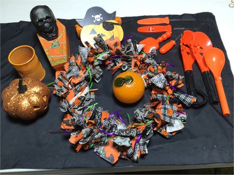 Halloween Lot with Decorations & Pumpkin Carving Tools