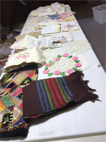 Vintage Table Cloths, Doily's, Table Runners