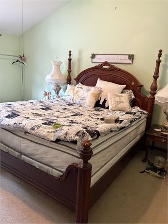 King Size 4-Poster Bed Frame (Mattress NOT Included)