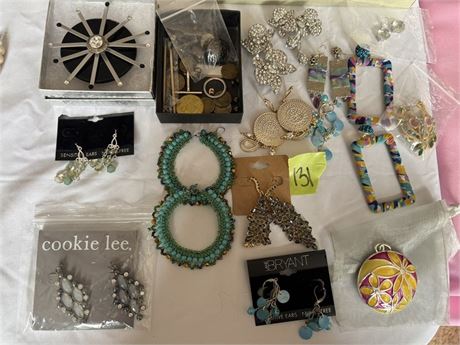 Earing Lot