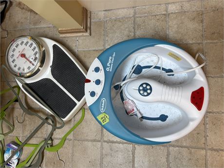 Foot Bath, Scale