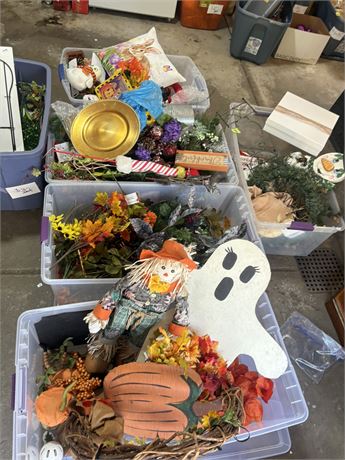 Decor Totes Lot