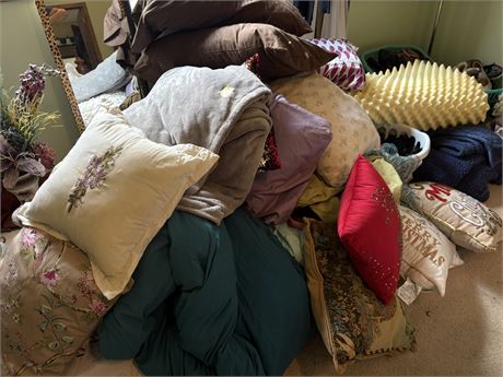 Pillows, Bedding