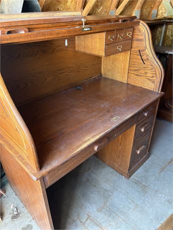 Winners Only Roll Top Desk