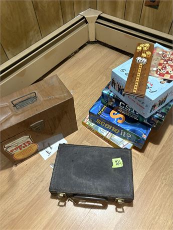 Game Lot, Poker Chips with Lock Box