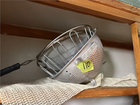 Strainers, Colanders