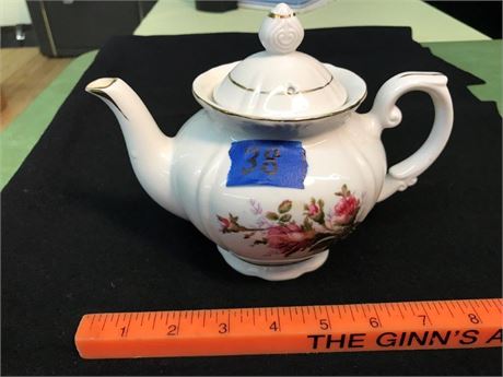 Choice Imports Teapot