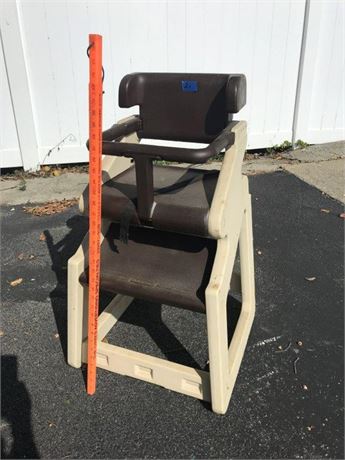 Rubbermaid Kids Highchair