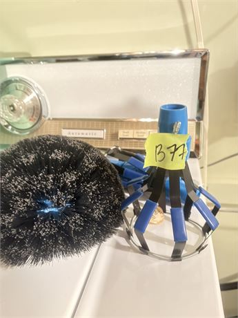 Light Bulb Changer and Cleaner (Pole NOT Included)