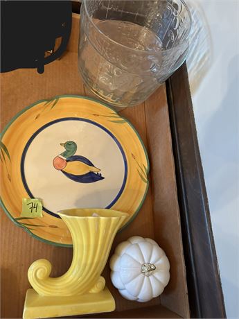 Duck Platter, Decor
