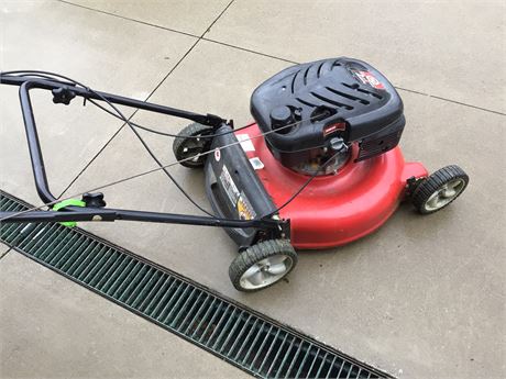 Nice Push Mower - Tested - Started on first Pull - Not Self Propelled