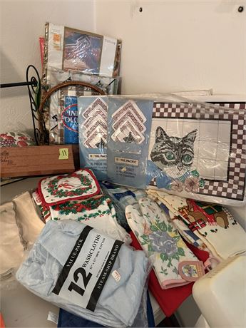 Placemats, Table Clothes, Linens, Misc