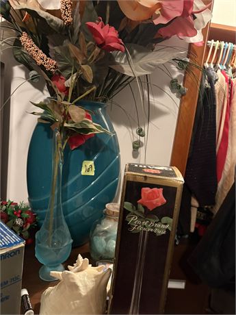 Decor Lot, Vases, Floral