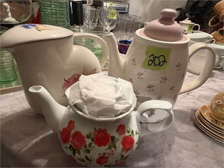 Teapots, Knowles Utility Ware