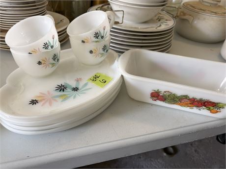 Vintage Federal Glass "Atomic Flower" Snack Set, Glassbake Loaf