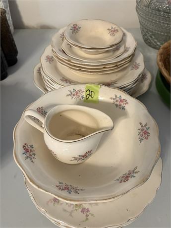 Vanity Fair Dinner Ware "Nancy Lee"