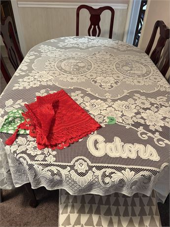 Florida Gators Lace Tablecloth, Red Table Runner