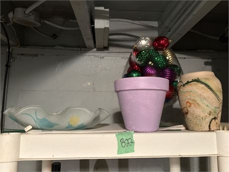 Decorations, Pots