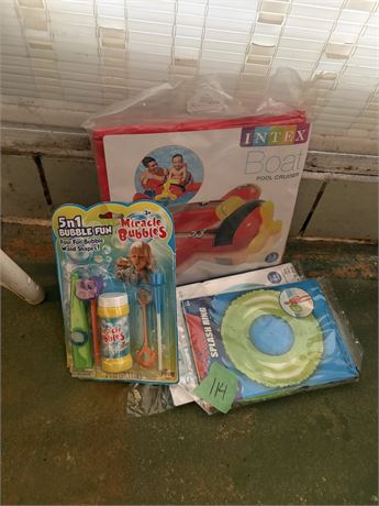 Pool Floats, Bubbles