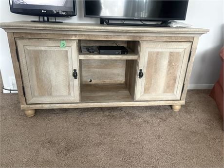 TV Cabinet, Good Condition (Matches Lot 1)