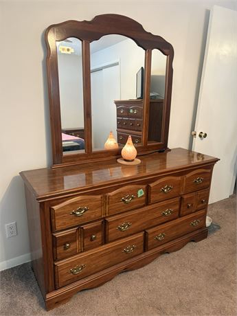 Dresser with Mirror, Good Condition