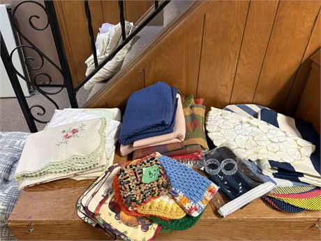 Placemats, Tablecloths, Potholders
