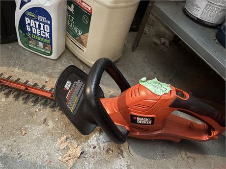 Black & Decker Hedge Trimmer