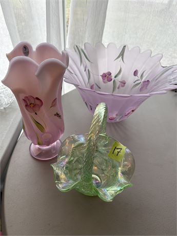 Fenton Dishes, Vase Broken pieces