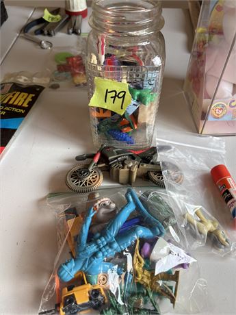 Figures, Toys